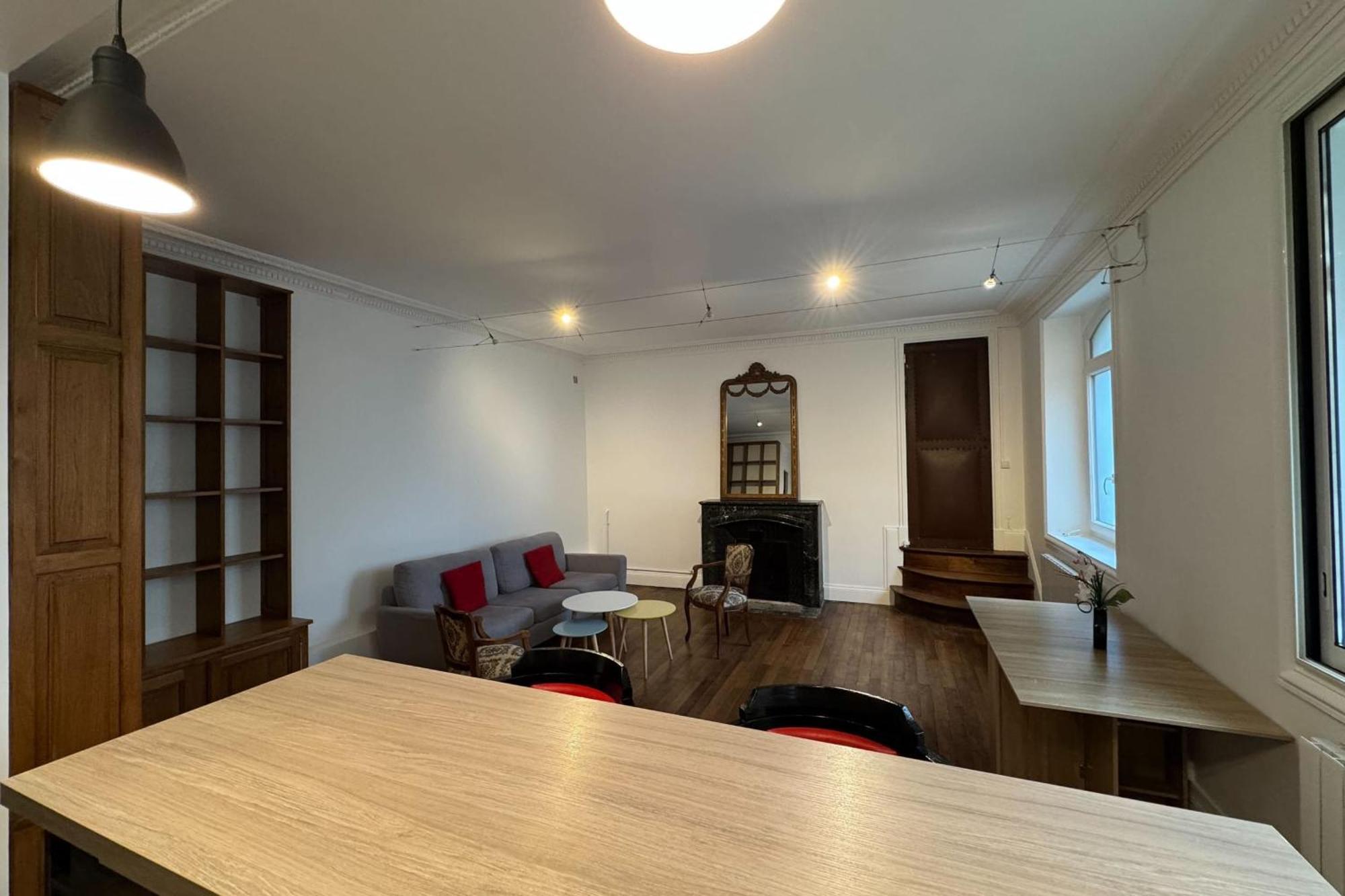 Spacious T2 Near The Chateau De Appartement Caen